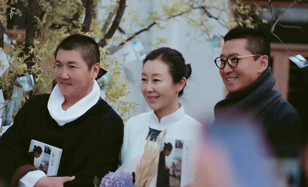 孙楠携二婚老婆亮相!