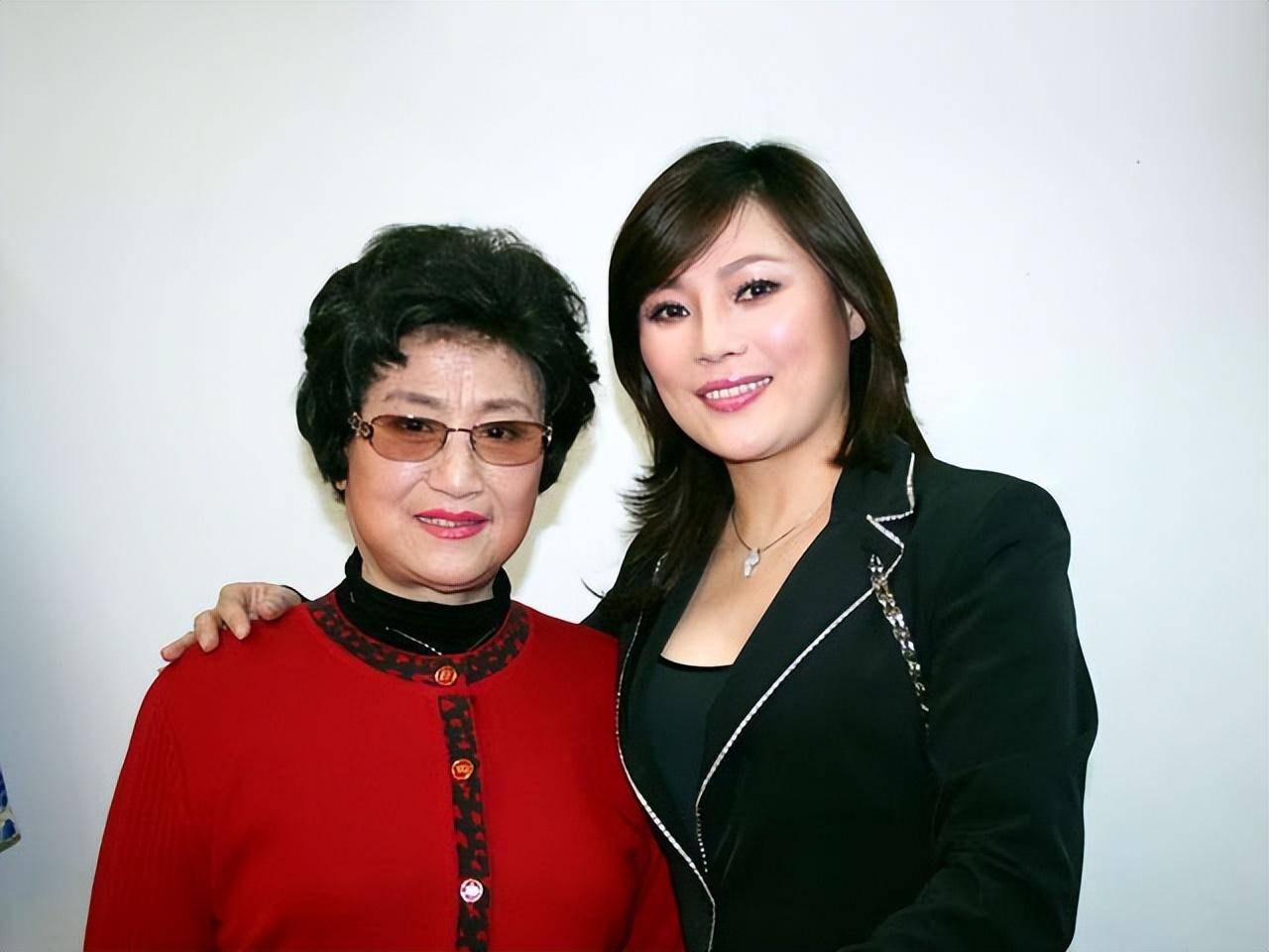 越剧名家萧雅:因为爱情出国,为了越剧回国_电视剧_桂芳_尹派