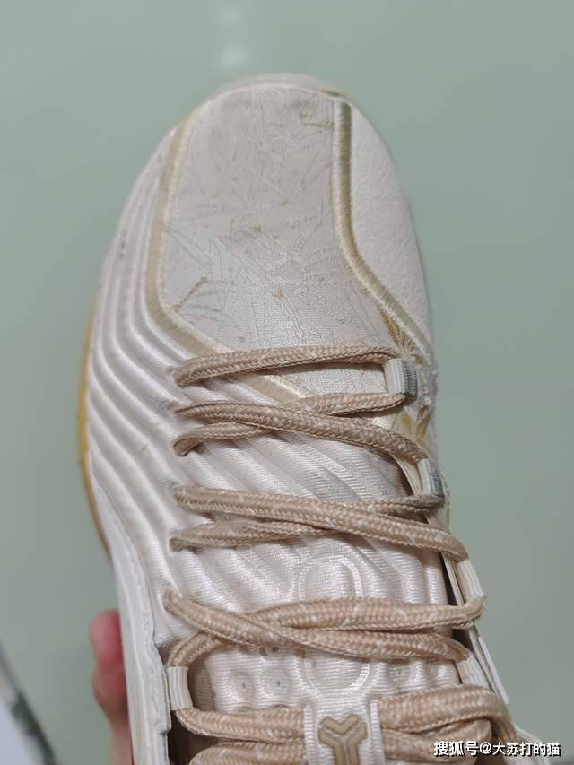 还是林书豪个人签名鞋,可惜没人买!_tpu_后跟_鞋底