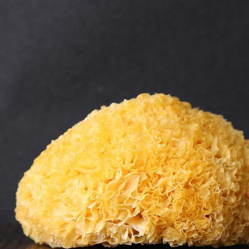 一般家庭常年必备的煲汤食材但买过很多次银耳,但你真的分清好坏么?