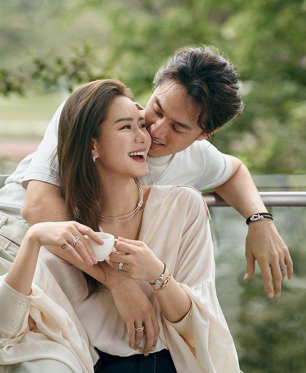 戚薇尝试可爱风格,却穿出"花瓶身材"李承铉赚了._时尚_感觉_lucky