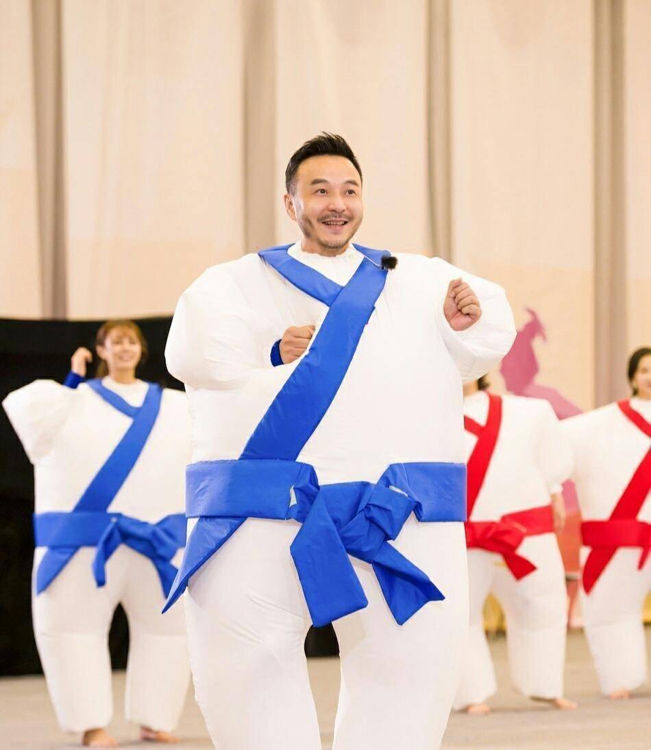 汪涵45岁生日:杨乐乐晒和沐沐骑车瞬间,王一博和沈梦辰嘴真甜_照片