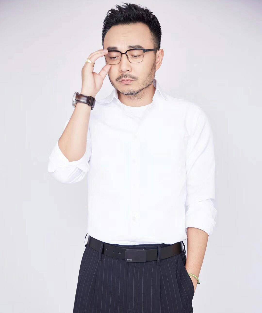 汪涵45岁生日:杨乐乐晒和沐沐骑车瞬间,王一博和沈梦辰嘴真甜_照片