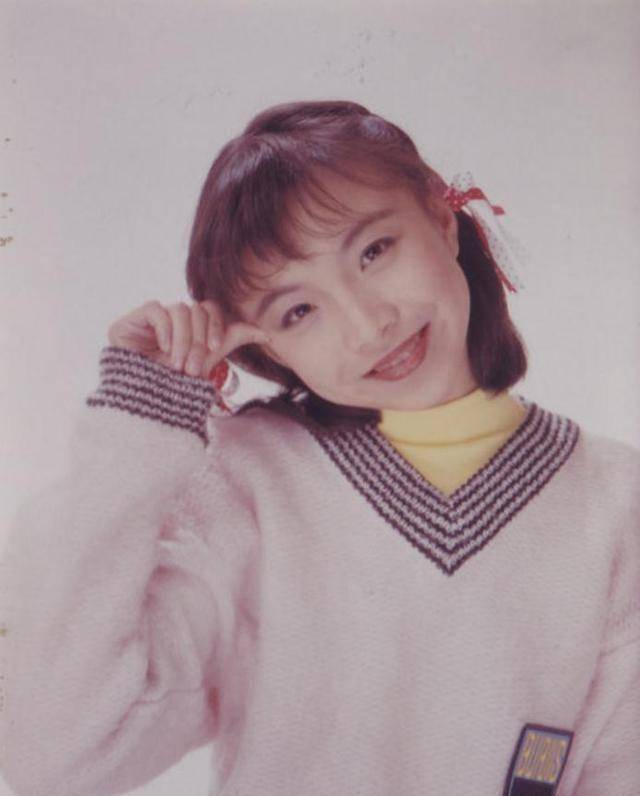 她两岁被父亲抛弃,最红时章子怡为她伴舞,如今退居幕后无人识_孙佳星