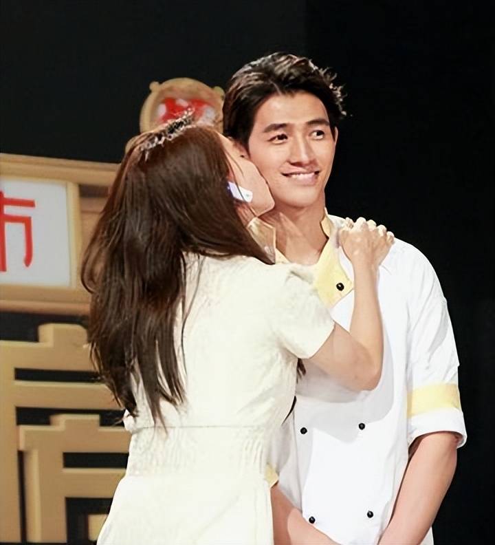 在最近的一篇文章中,林籽为儿子庆生,但只晒出了