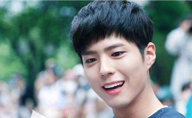 好基友李光洙朗读祝福信,朴宝剑弹钢琴!_宋仲基_宋慧乔_星姐