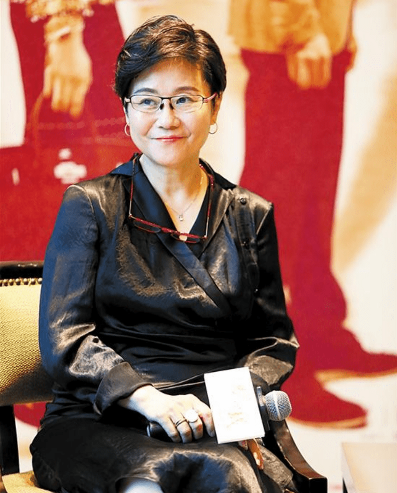 著名导演李少红:丈夫患脑瘤,父母先后病逝,如今她怎么样了?