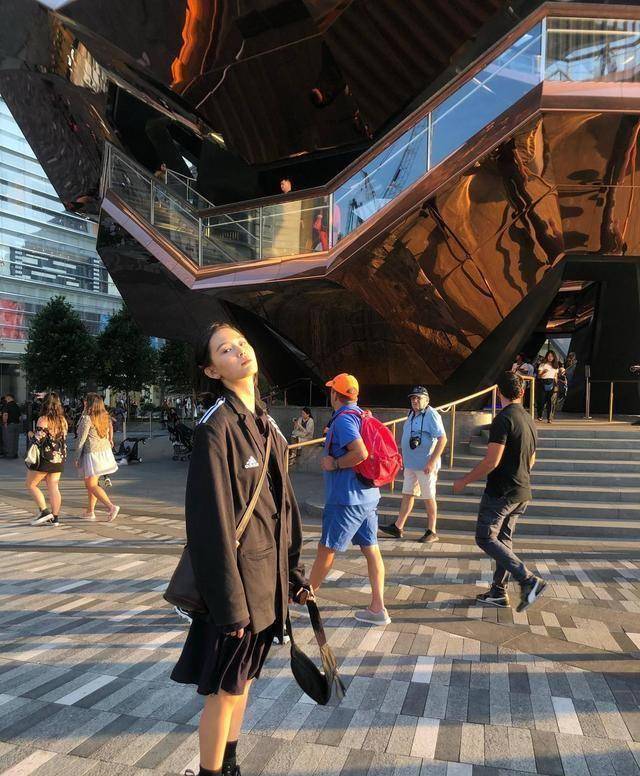 宋威龙女朋友赵佳丽是何方神圣?
