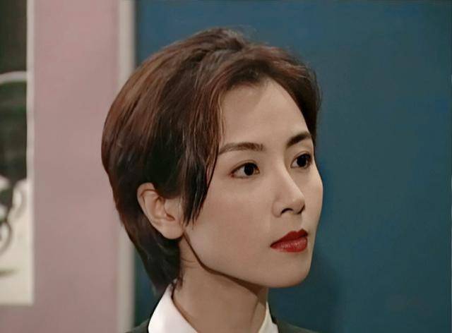 "蓝凤凰"袁洁莹:恋上郭富城,3年情断刘銮雄,今51岁孑然一身_恋情_短发