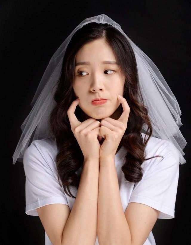 为什么女排美女郑益昕会放弃沙滩排球,转战室内排球呢?