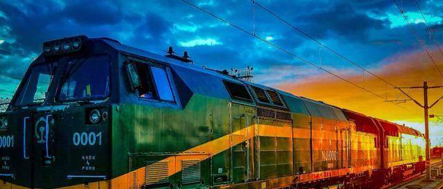 nj-2型内燃机车nj-2型内燃机车是美国通用电气以自身的c44-9w型内燃机