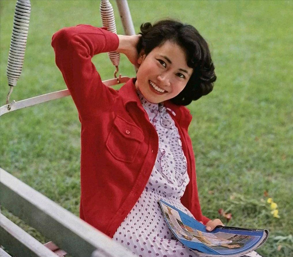 "燕子姐姐"陈燕华:32岁嫁大学教授,放弃事业和丈夫去国外_角色_电影