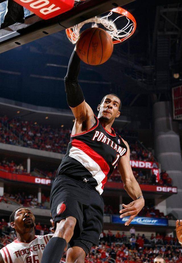 生涯场均19 8,开拓者和马刺会不会退役阿德的12号球衣_篮板_赛季_数据