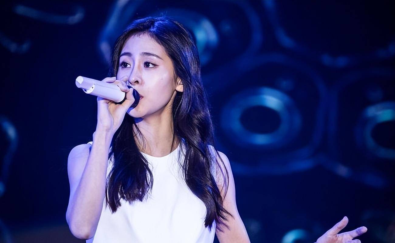 被经纪公司排挤,承认与华晨宇生女,33岁的张碧晨如今怎样了?