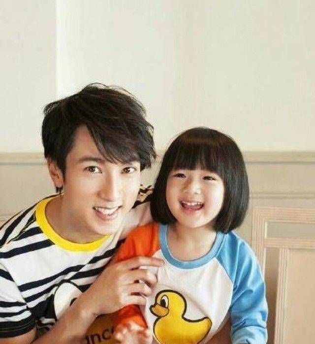 吴尊老婆首露面,虽然遮脸,但依旧挡不住美?_妈妈_口罩_neinei