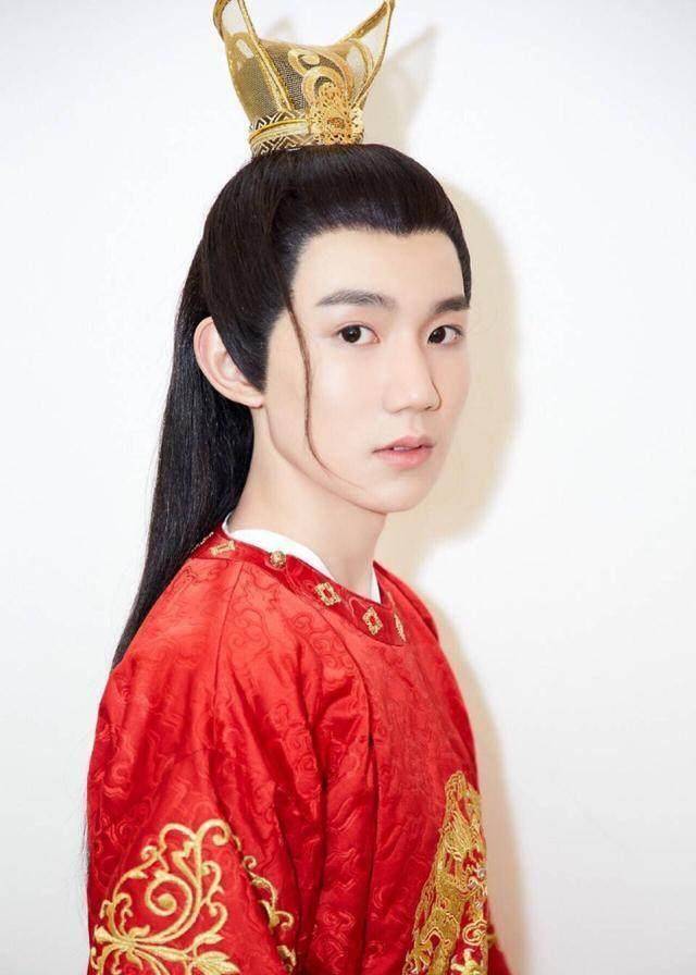王源你这一身造型好帅,小鲜肉很适合古装哦,帅气_色调_感觉_人们