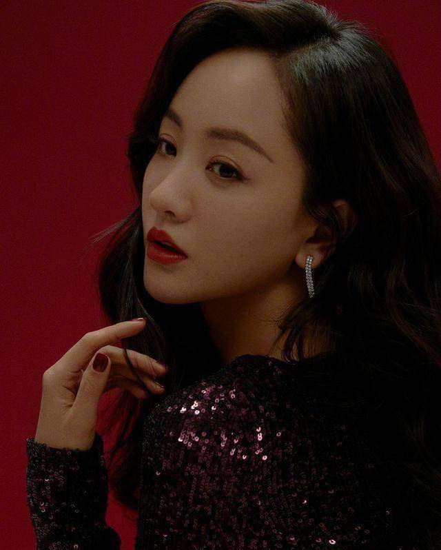 杨蓉竟然四十岁了!写真照魅力不减,越来越有魅力_女明星_于正_美貌