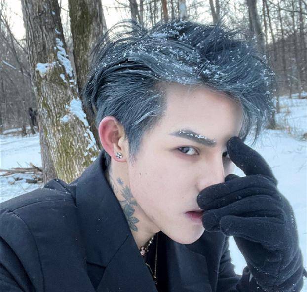 那么今年年初套路璐和殷世航宣布求婚的事情同样火爆全网