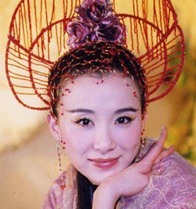 《侠骨丹心》史红英,天生丽质,美貌动人,聪慧善良,可谓是出身淤泥而不