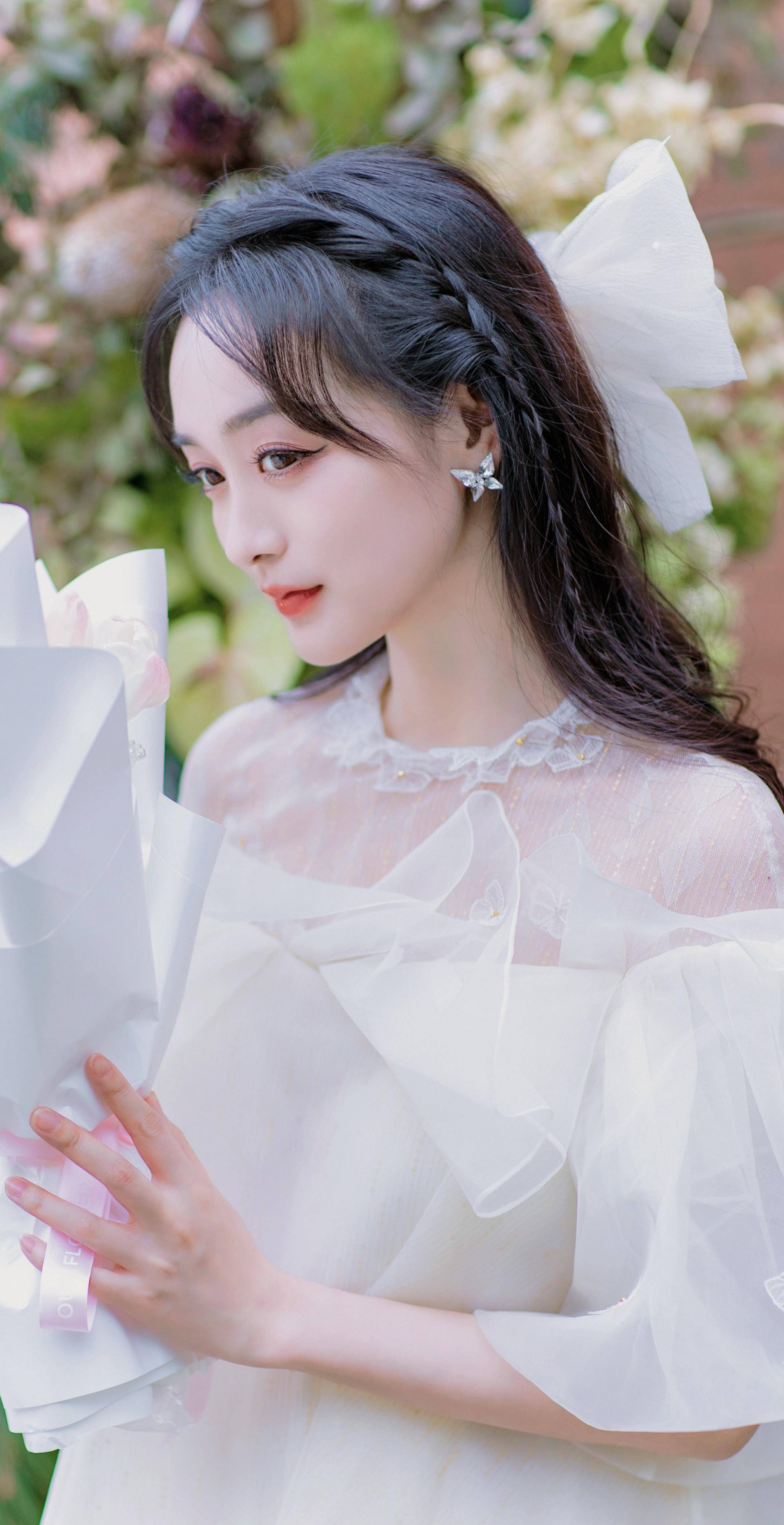 何泓姗事业美照新起点,王者荣耀女子首秀,仙气十足如少女_姐姐_造型