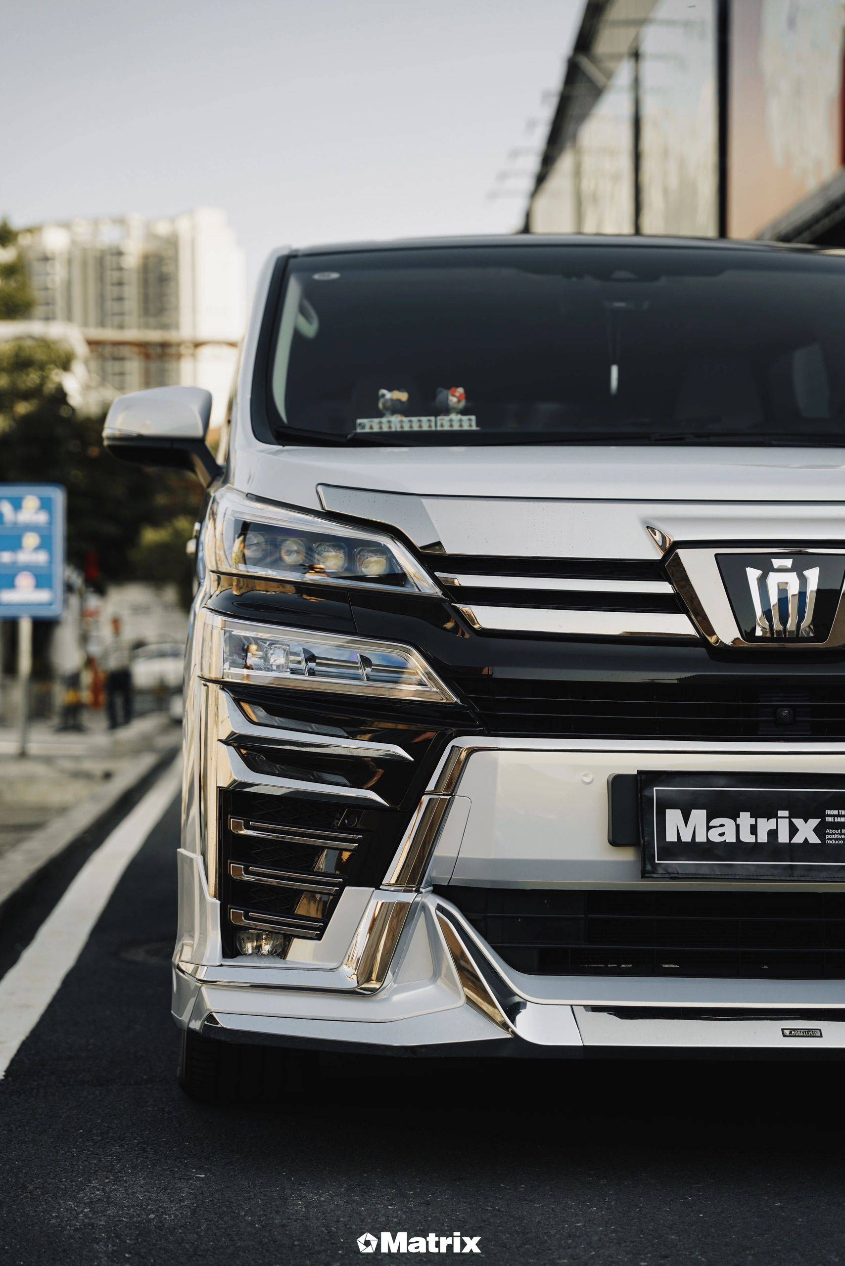 丰田威尔法matrix矩阵改色膜远峰蓝魅金,清新脱俗_搜狐汽车_搜狐网