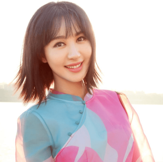 黄晓明前女友生图罕见曝光,面部肿胀嘴唇似香肠,网友:baby完胜_李菲儿