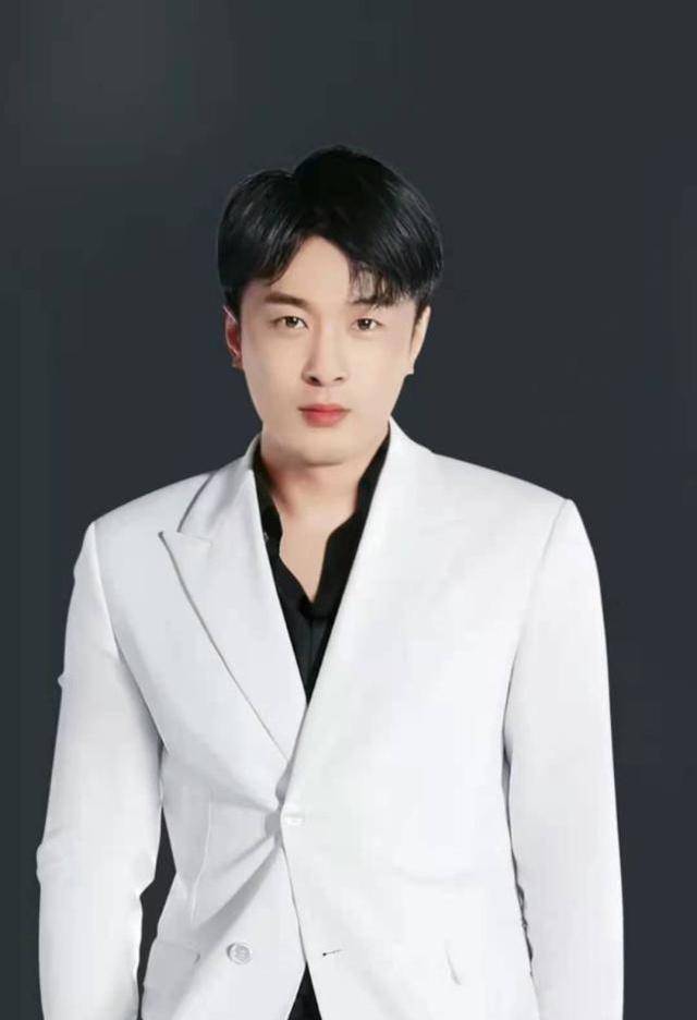 辛巴怒怼平台退出618直播,徒弟代替出战,却被曝违法刷单_网友_蛋蛋