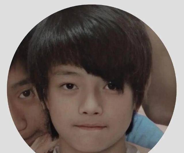 许凯大学时期堪称校草,网友爆出儿时照片,太帅了_长相_张脸_味儿