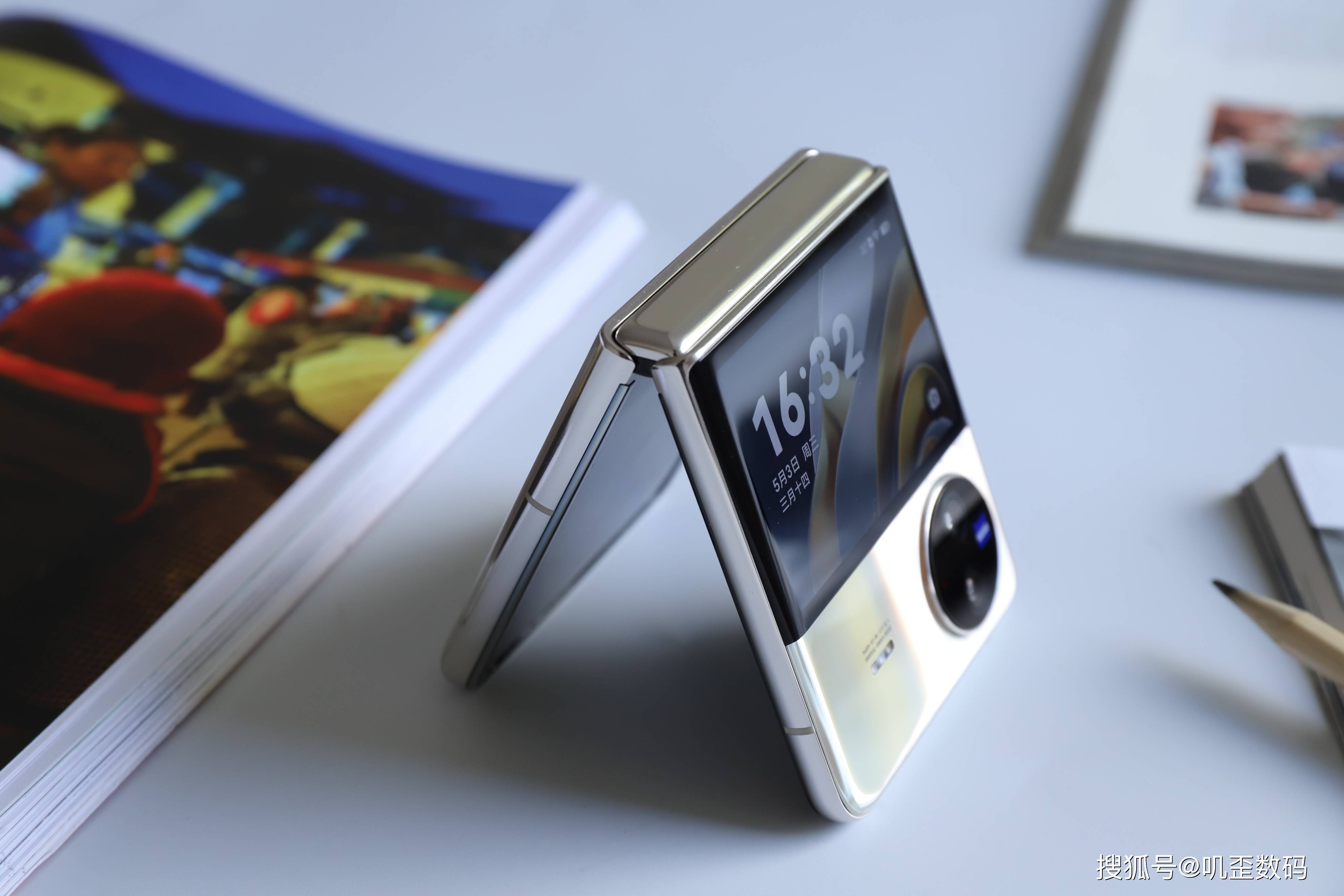 比华为三星更值得买！vivo XFlip必买的五大理由-vivox系列的手机好不好