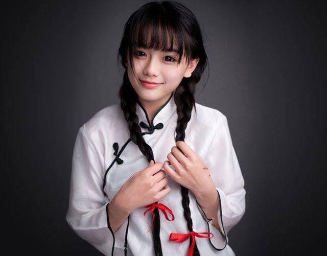 《楚乔传》兰儿扮演者南笙自曝:生活中很无聊只会喝酒_孩子_写真照