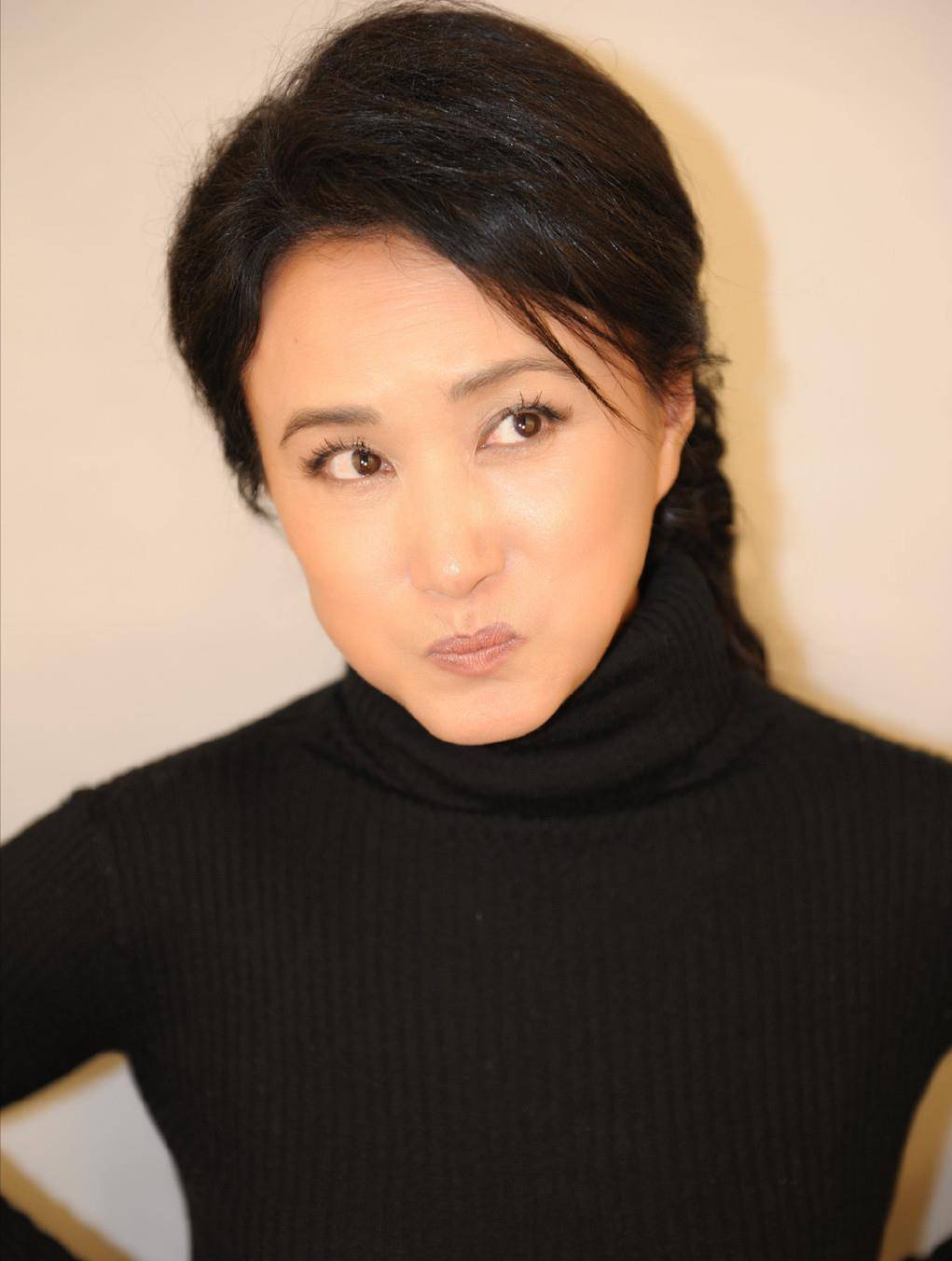 嫁圈外丈夫平凡相守几十年,低调做幸福奶奶_生活_电影_杨曼莉