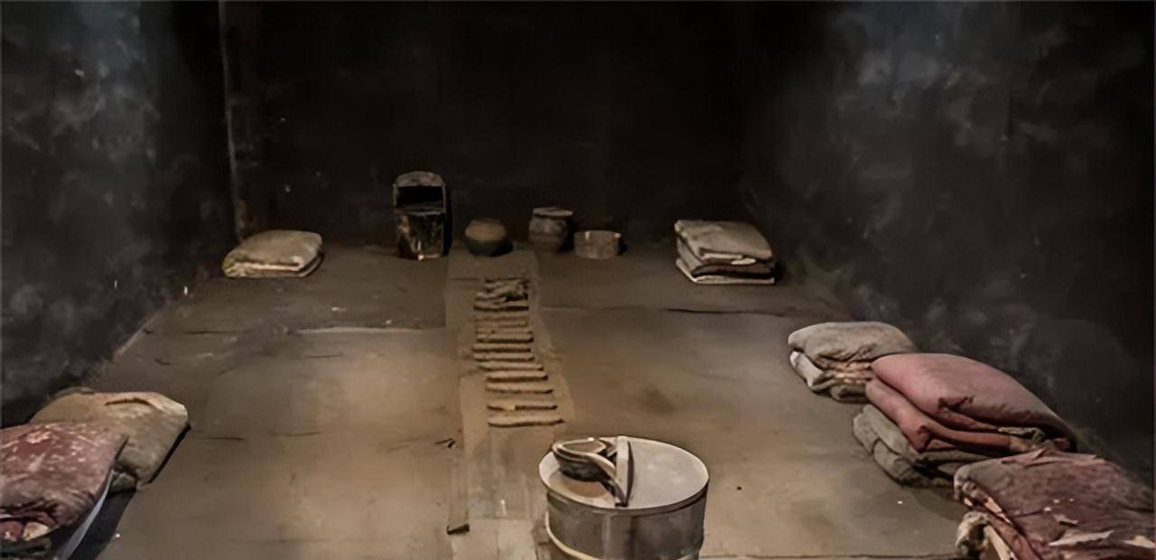 白公馆这面特殊的五星红旗,背后有多少人的鲜血?