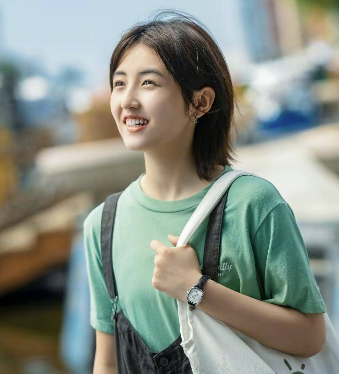 今天娱乐圈最"打脸"刘浩存的,是同龄段演员张子枫!_作品_演技_观众