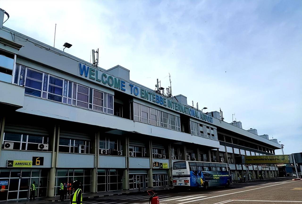 在此之前的乌干达由于基础设施落后,导致这座机场与首都坎帕拉的连接