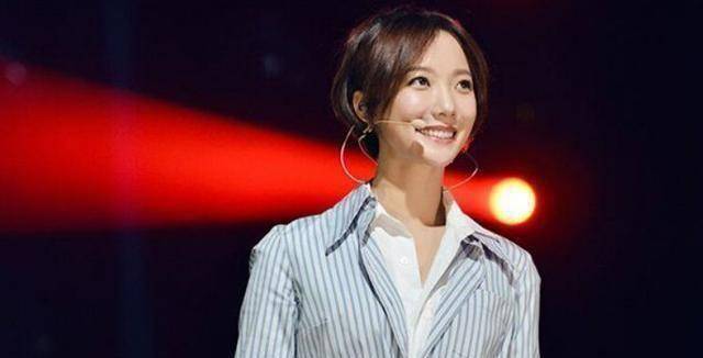 原来有个叫王珞丹的字体叫"炫富",被笔尖上的中国收录,成为第一女星