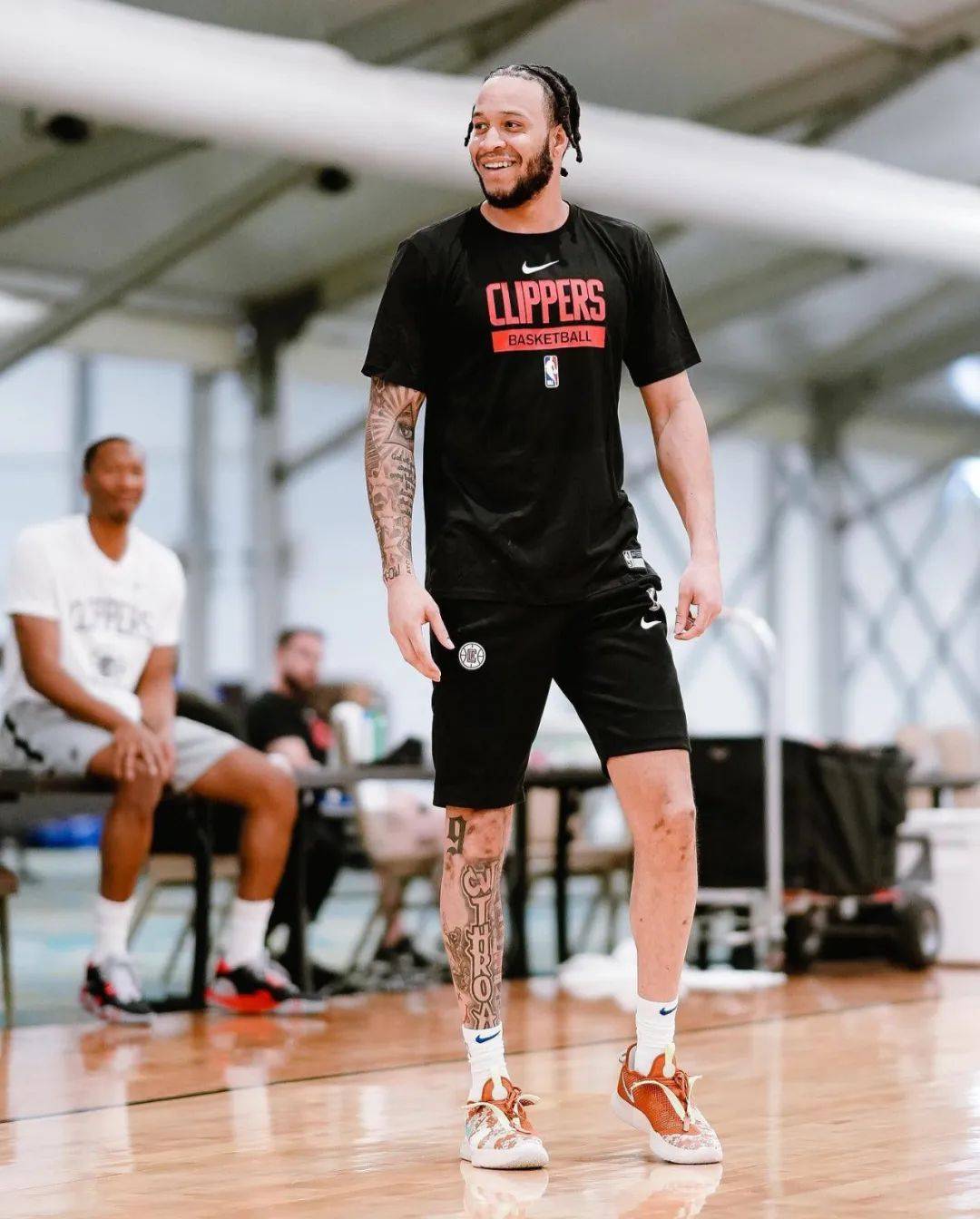 警方直接逮捕!莫兰特在他面前就是个弟弟_科菲_快船_赛季