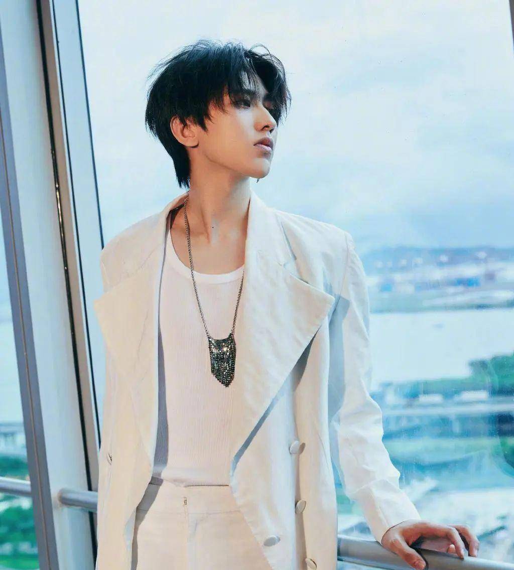 原来蔡徐坤刘亦菲汪小菲王鹤棣陈钰琪谢娜_孩子_何炅_节目