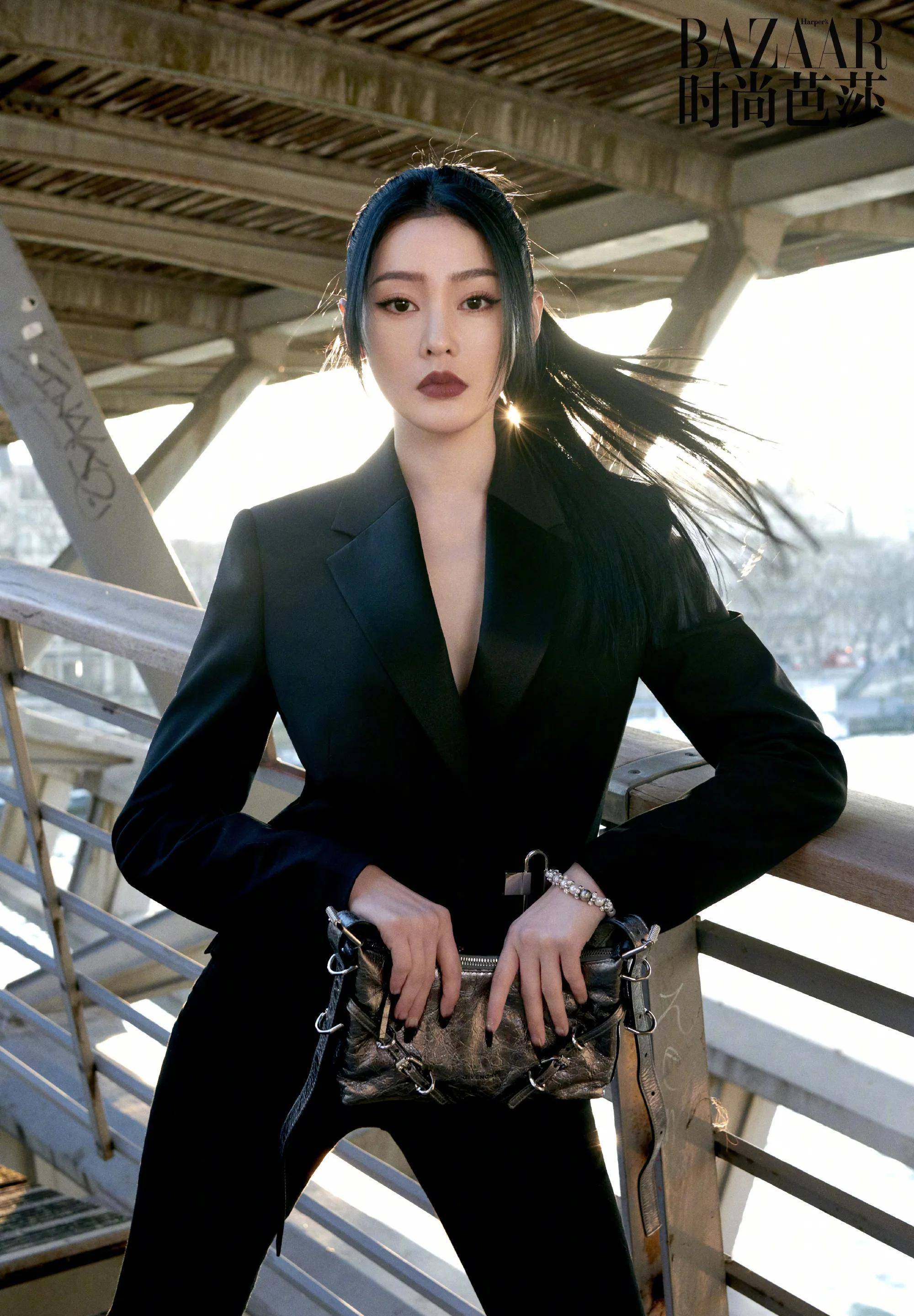 张天爱巴黎时尚礼服看起来好酷,事业好迷人好漂亮_爱的_目光_暗黑