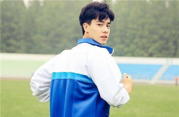 胡一天的身高有188,将近190的身高,这个身高在娱乐圈中也算是非常高的