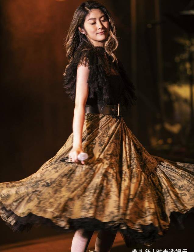 48岁陈慧琳清纯洒脱,状态年轻,简直是不老女神!_中国香港_人生_条件