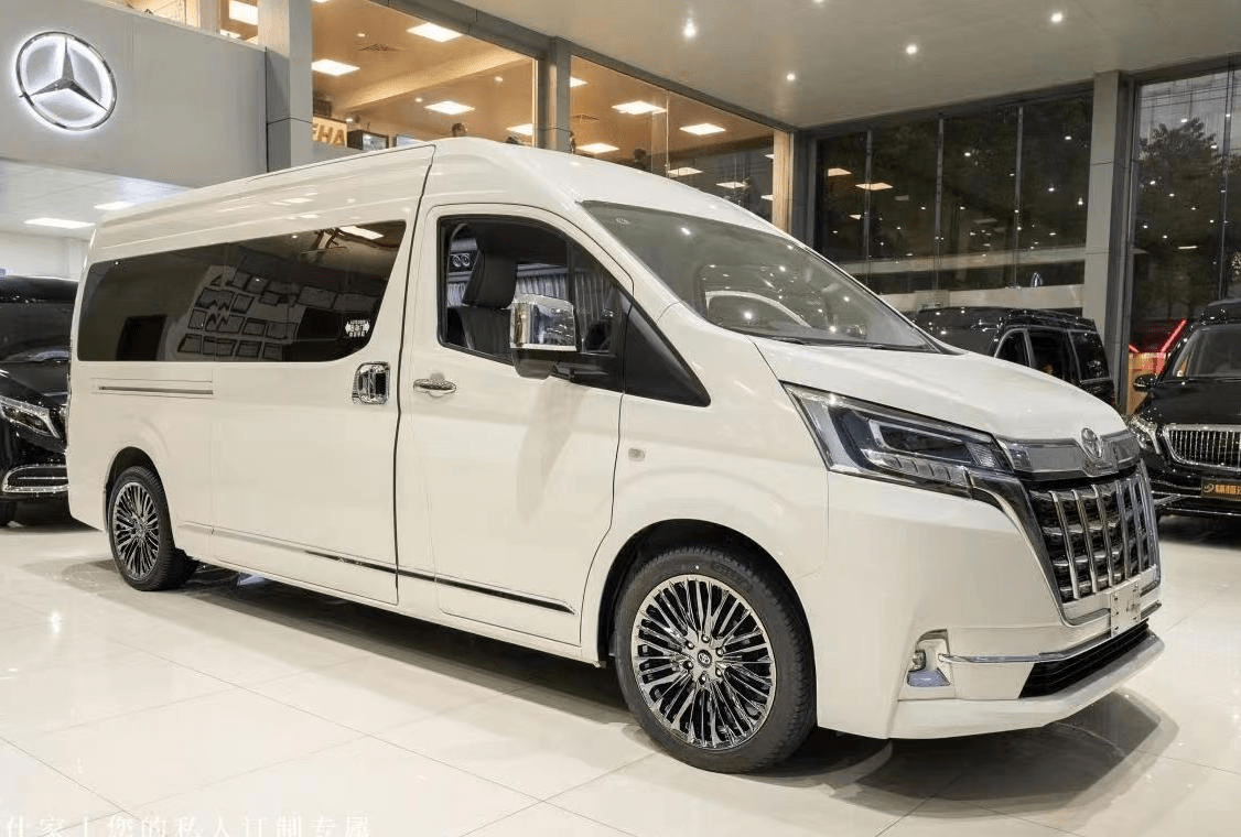 坐拥更大空间,上海辅恒汽车丰田海狮波塞冬高顶mpv,7座比6座又是怎样