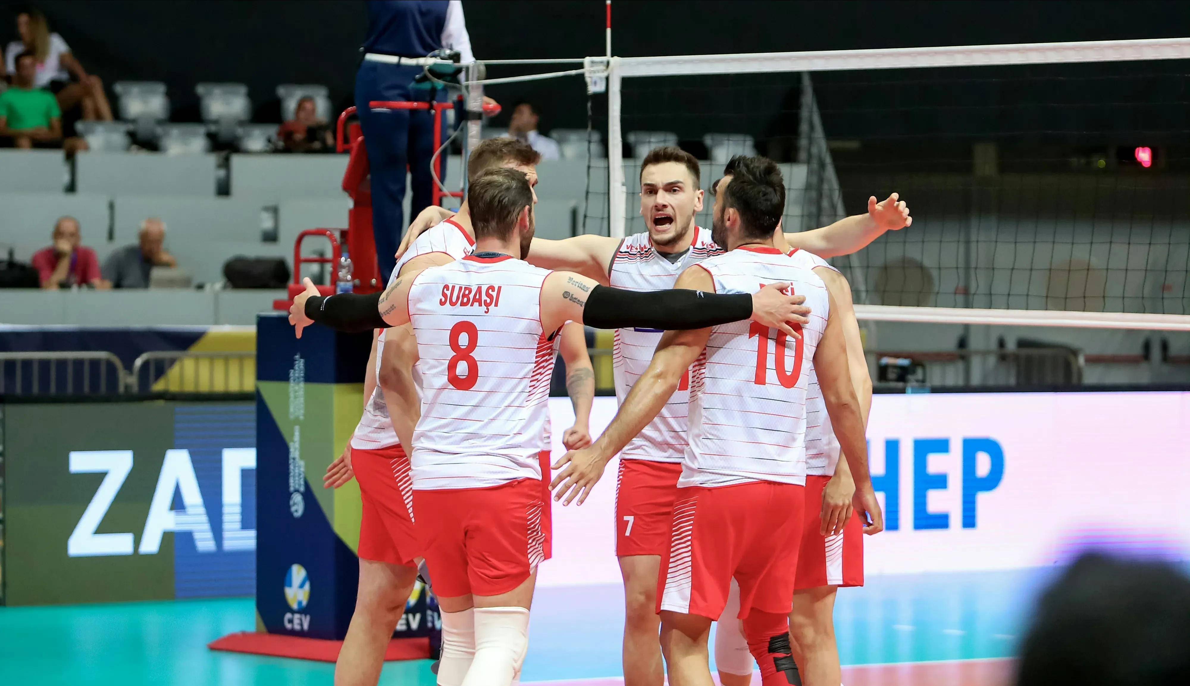 3:2!土耳其男排进决赛,进攻却被虐21分,国外失误葬送比赛_实力_得分_