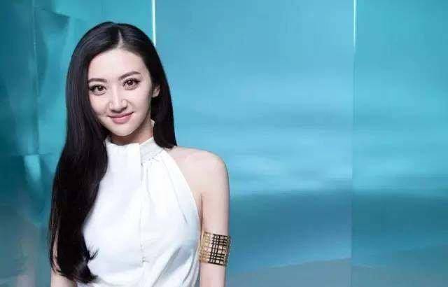 张天爱跟金晨撕逼激烈,让很多人开始喜欢景甜了_甜甜_角色_女明星