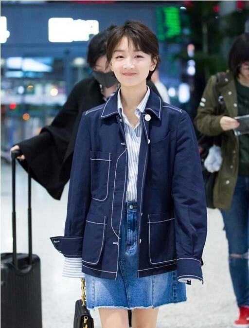 周冬雨可爱长筒袜秀美腿又见虹桥一姐现身_照片_牛仔_石家庄