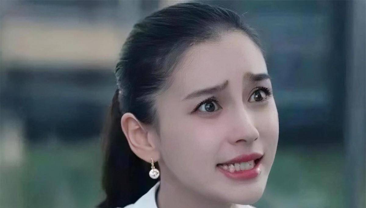 "抠图女王"杨颖现形记:吹捧实力提升,实则演技拉胯,瞪眼皱眉_黄晓明
