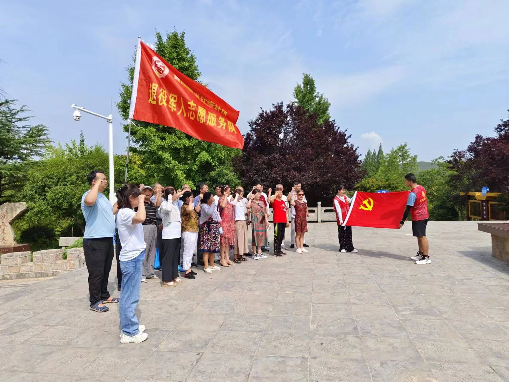 蚌埠红旗社区开展"追寻革命足迹,传承红色精神"八一建军节主题活动