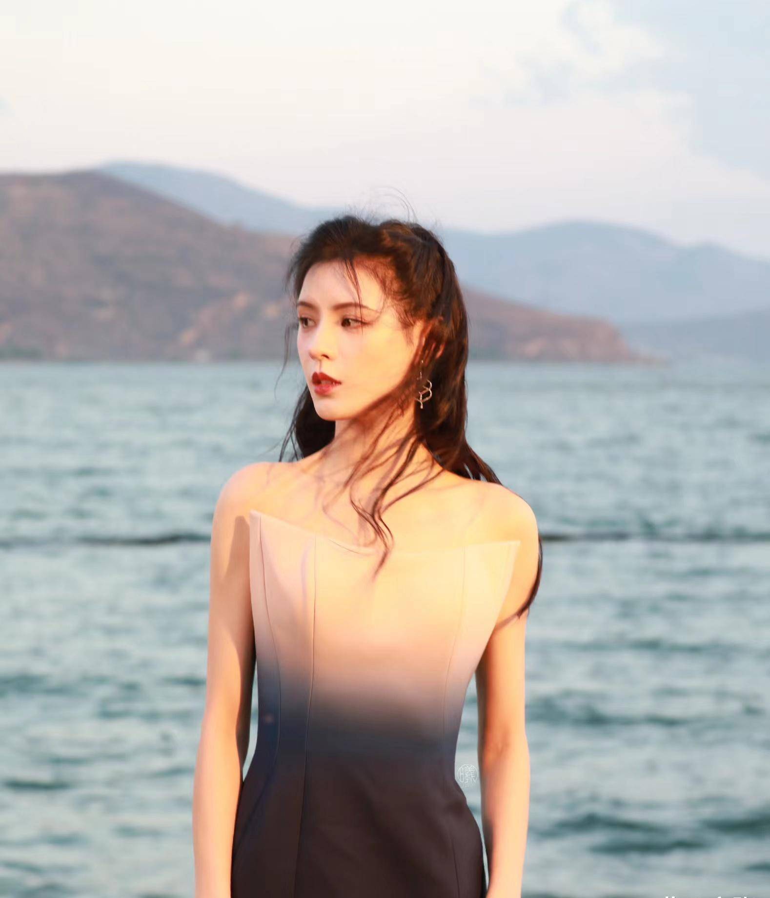 张予曦美成"人鱼公主"!