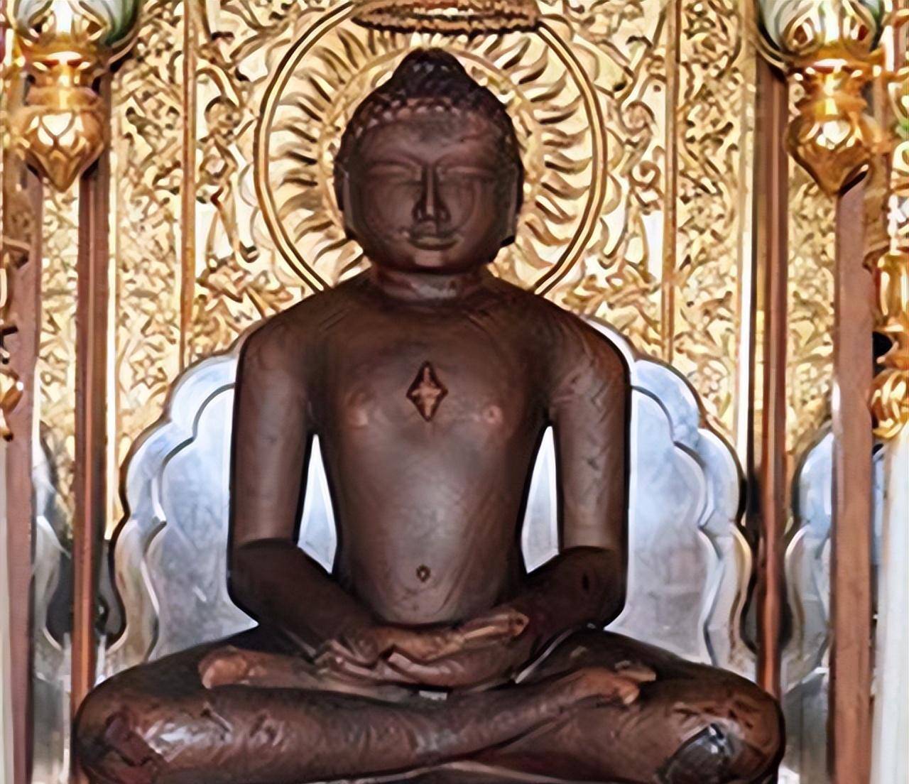 其实,筏驮摩那是印度耆那教的创始人,也是那个被称为"大雄"的人.