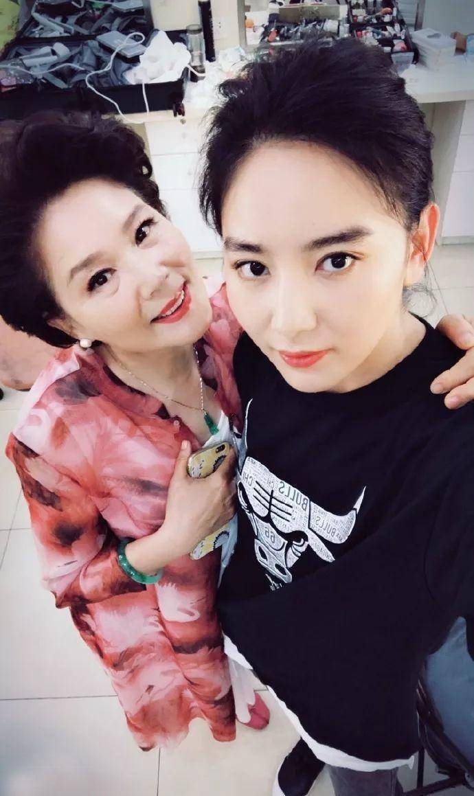 著名女演员杨青:离婚后与前夫成为好友,与女演员女儿_杨清_徐月娟