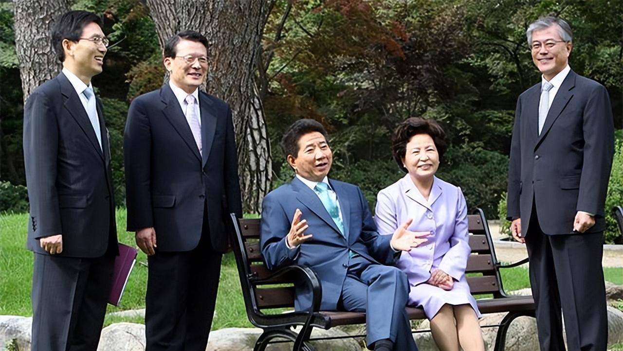 相比哥哥卢建昊,卢武铉的女儿卢静妍就过得不算太好.